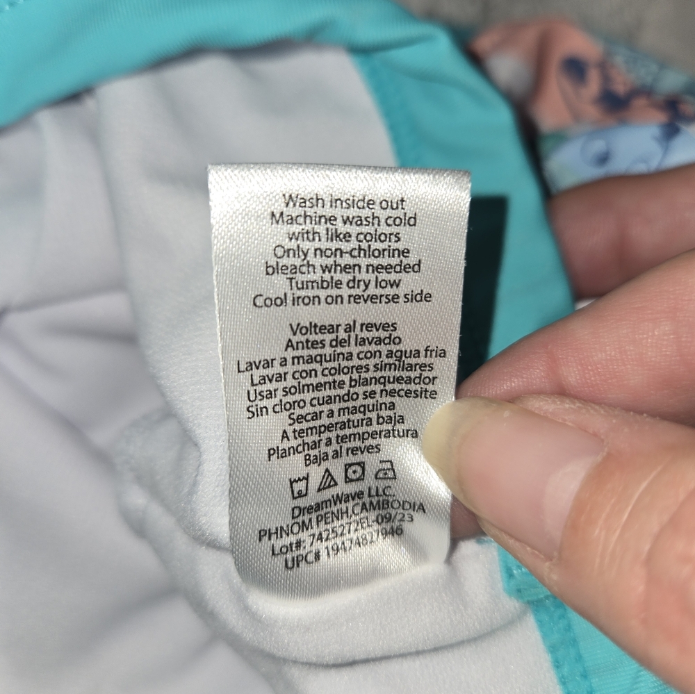 CoComelon 2 Piece Girl's Swim Set Long Sleeve Cut Out In Back Size 2T - Picture 13 of 13